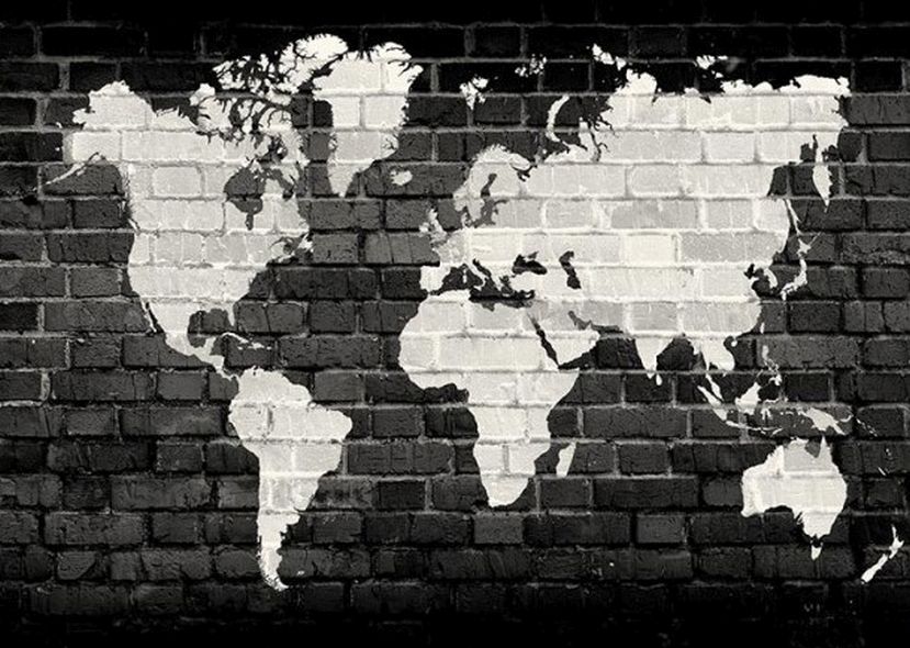 Παγκόσμιος Χάρτης σε μαύρα τούβλα